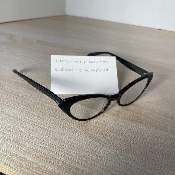 Bausch & Lomb 5 1/2 Eyeglasses Frame Women's Black Full Rim Cat Eye B&L 46-18 - Picture 1 of 11